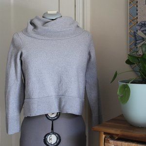 Cropped Turtle Neck Sweater